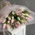 Дуобукет із рожевих та білих тюльпанів з дженістрою_1