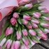 Монобукет із 35 рожевих тюльпанів в стильному рожевому упакуванні_0
