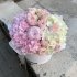 Квітковий бокс розміру L в біло-рожевих тонах півоніями, гортензіями, спрейними піоновидними трояндами _0