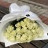 Монобукет із 21 білої троянди, зібраної по спіралі в стильному білому упакуванні. _0