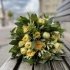 Тріобукет із тюльпанів, гіацинтів, спрейних піоновидних троянд в жовто-білих тонах_0