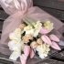 Авторський букет із тюльпанів, нарцисів, фрезій, ірисів та спрейної троянди_0